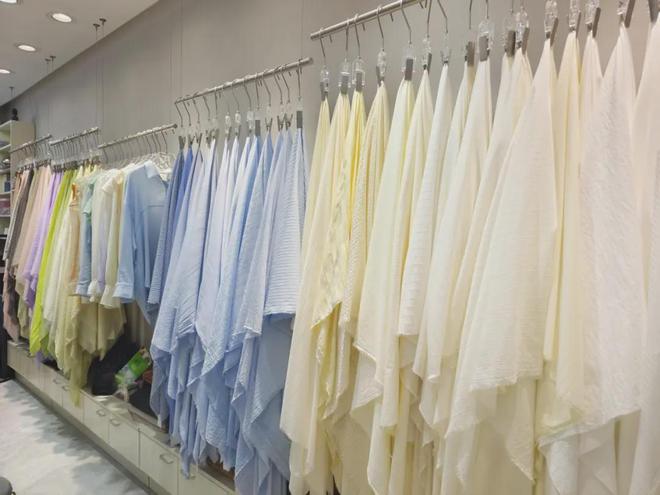 内卷？柯桥纺企先行一“布”九游会j9ag扩内需、破(图3)