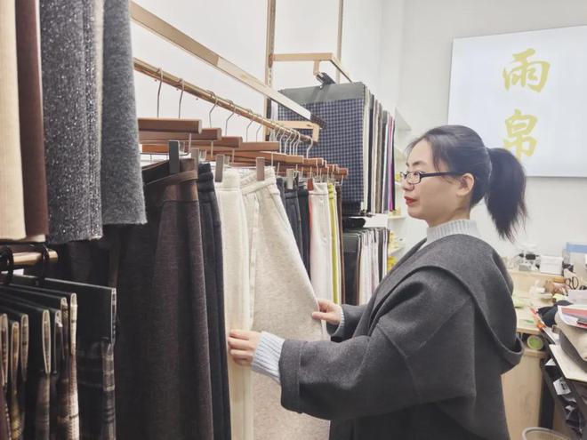 内卷？柯桥纺企先行一“布”九游会j9ag扩内需、破(图7)